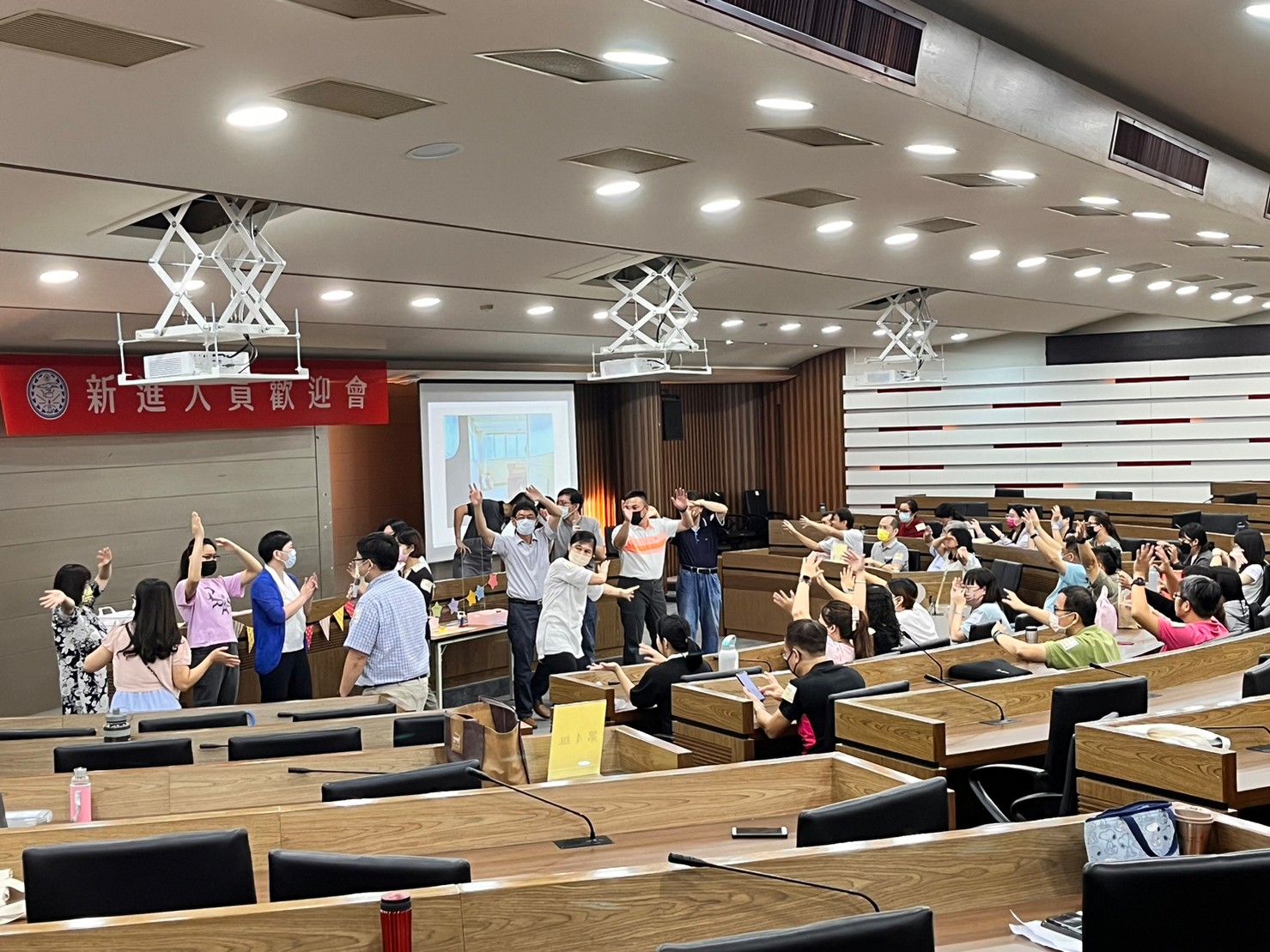 112學年度新進人員歡迎餐會(112年09月05日)(04)(另開新視窗)
